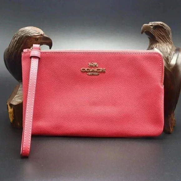 LARGE CORNER ZIP WRISTLET (COACH 3888) IM/FUCHSIA - Picture 1 of 16